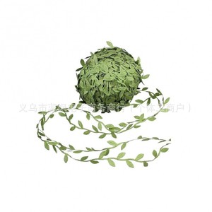 Guirlande de feuilles vertes artificielles Ruisa, feuilles de saule en soie, 5, 10, 20, 50, 100, 200 mètres, décoration de mariage, décoration de la maison, matériel pour couronnes DIY - Product Image 1