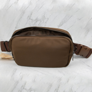 Sac banane mini tendance pour <span class=keywords><strong>femme</strong></span>, personnalisable OEM/ODM, avec fermeture éclair et distributeur de sacs à déjections canines pour la promenade du chien - Product Image 3