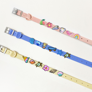 2025 Modisches Premium-Designer-Halsband mit individuellem Logo, luxuriös, verstellbar, PVC, wasserdicht, für Katzen und Hunde, mit Anhängern - Product Image 1