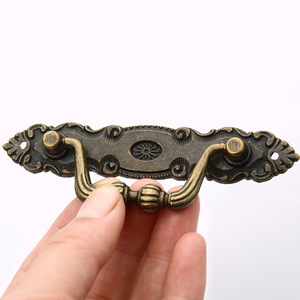European Style Zinc Alloy Drawer Handle <b>Antique</b> Bronze Bar Shape Easy Installation Furniture Hardware - Product Image 2