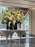 Meuble de luxe léger et moderne de style Guangdong : Étagère d'entrée, Table de réunion de designer pour bureau de vente, Table basse, Meubles de forme personnalisée