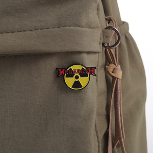 Broches de esmalte de ciencia Natural atención radiación física signo broches solapa para mochila sombrero insignias joyería regalo para <span class=keywords><strong>mejor</strong></span> <span class=keywords><strong>amigo</strong></span> - Product Image 3