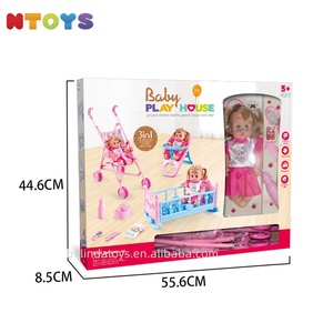 Nuevo juego <span class=keywords><strong>de</strong></span> simulación 3 en 1 barato, carrito, silla <span class=keywords><strong>de</strong></span> comedor, cuna, cama con 12 ''para beber, orinar, muñeca <span class=keywords><strong>de</strong></span> juguete para niños, regalos - Product Image 2