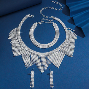 Stunning European & American Jewelry Set Clavicle Chain, Earrings & Bracelet Wholesale Accessories for Weddings - Product Image 2
