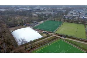 La Cubierta Es Ideal para Clubes de Pádel o Tenis; Resiste Tanto el Calor Extremo como el Frío y es Fácil de Instalar y Desmontar. - Product Image 5