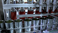 Machine de remplissage de liquides multi-têtes à pompe à piston automatique, idéale pour le lait, le vin et l'eau potable