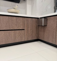 Armoires de cuisine italiennes haut de gamme, petites et luxueuses, en contreplaqué stratifié avec boîte fine tandem pour armoire de cuisine