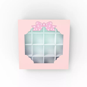 Scatola Regalo Quadrata Rosa con 16 Scomparti per Baby Shower delle Bambine - Product Image 1