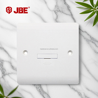 Unidad de Conexión con Fusible Estándar Británico 13A con Interruptor de Baquelita Blanca con Luz de Neón para Enchufes y Tomas de Corriente para el Hogar y la Oficina