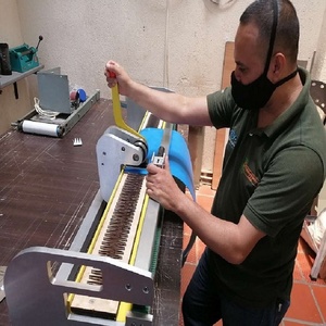 Mesin Pembuat Lubang Jari pada Sabuk Konveyor PVC 1200mm - Product Image 2