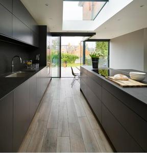 Armarios de cocina personalizados con diseños de <span class=keywords><strong>isla</strong></span>, color negro mate moderno - Product Image 5