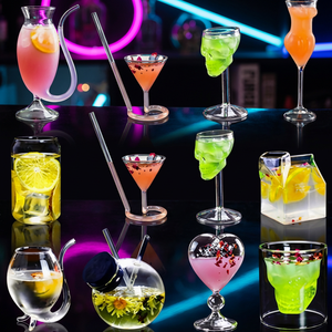 Bicchieri da Cocktail Creativi a Forma di Coupé, Unici in Vetro Borosilicato di Alta Qualità con Cannuccia in Vetro Integrata - Product Image 2