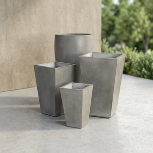 Ensemble de 4 jardinières carrées minimalistes en béton pour l'extérieur, idéales pour les fleurs et les plantes vertes - Product Image 1
