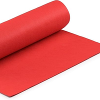 Feutre de laine rouge, poids moyen ; absorbant l'huile, amortissant, absorbant les chocs et isolant thermiquement.