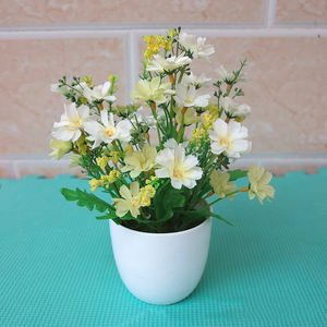 Vente en gros de petites fleurs de chrysanthème en soie <span class=keywords><strong>bonsaï</strong></span> avec <span class=keywords><strong>pot</strong></span> en plastique pour décoration de fenêtre - Product Image 3