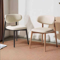 Nordischer Gebogener Leder-Esszimmerstuhl mit Massivholzbeinen Ergonomischer Beistellstuhl Luxuriöser Stuhl für Zuhause und Café