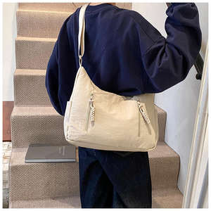 Sac bandoulière personnalisé avec logo, sac décontracté en nylon, sac à bandoulière pour femme - Product Image 2