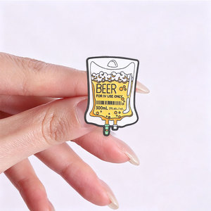 Divertente Spilla Smaltata a Tema Bevande (Birra, Latte, Tè, Mate Puro, Infusion) per Decorazione Zaino - Product Image 2