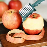 Produits tendance 2026 Nouveautés Gadget Brosse de nettoyage manuelle multifonction 4 en 1 en plastique pour légumes et pommes de terre avec éplucheur