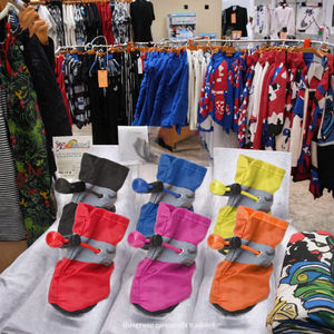 Pour Amazon Offre Spéciale pour Crocs chaussons imperméable luxe chien bottes <span class=keywords><strong>de</strong></span> <span class=keywords><strong>pluie</strong></span> petit animal <span class=keywords><strong>de</strong></span> compagnie coussinets adhésifs patte protecteur chaussures <span class=keywords><strong>de</strong></span> créateur - Product Image 4