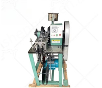 Machine semi-automatique pour la fixation de lacets, l'enroulement des orteils, les bandeaux élastiques, les bandeaux en film, les sacs fourre-tout et les cadeaux