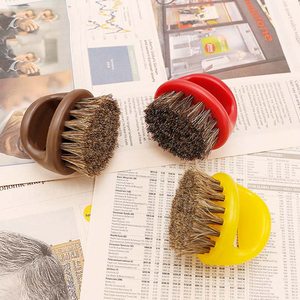 Brosse à barbe et à cheveux pour hommes, à <span class=keywords><strong>poils</strong></span> <span class=keywords><strong>de</strong></span> <span class=keywords><strong>sanglier</strong></span> doux, avec logo personnalisé, pour le <span class=keywords><strong>rasage</strong></span> du visage et des jointures, et brosse à doigts en <span class=keywords><strong>poils</strong></span> <span class=keywords><strong>de</strong></span> <span class=keywords><strong>blaireau</strong></span> pour barbier - Product Image 4