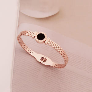 Guangzhou <span class=keywords><strong>Bracelet</strong></span> Romain <span class=keywords><strong>En</strong></span> Acier Inoxydable Bijoux Femme Grossiste De Bijoux Inoxidable <span class=keywords><strong>En</strong></span> Euro <span class=keywords><strong>En</strong></span> Gros Bracelets <span class=keywords><strong>En</strong></span> Acier Chirurgical - Product Image 1