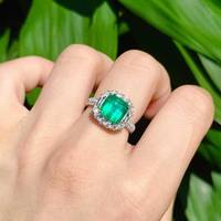 Bague en or blanc 18 carats avec émeraude naturelle de Panjshir 3,15 ct vert vif, avec double halo et accents de diamants sud-africains pour femmes