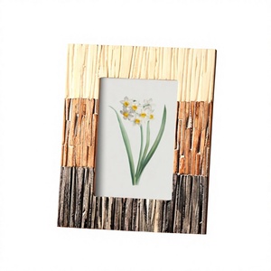 Cadre photo rectangulaire moderne et élégant en bois incrusté, design minimaliste, léger, fait main, empilable pour chambre et hôtel - Product Image 5