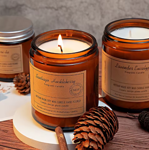 Cire à brûler non toxique à combustion lente dans un élégant récipient en verre ambré, produisant une lueur douce et chaude et un parfum profond et réconfortant, parfaite - Product Image 2
