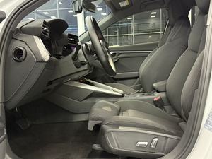 Auto Usate 2023 <span class=keywords><strong>Audi</strong></span> <span class=keywords><strong>A3</strong></span> Sportback <span class=keywords><strong>1.4</strong></span> <span class=keywords><strong>TFSI</strong></span> 35 Sport Prodotta in Cina Senza Incidenti Vernice Originale Auto a Benzina in Offerta Economica - Product Image 5