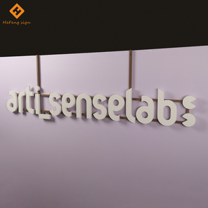 Lettres 3D blanches personnalisées en métal massif avec cadre, logo suspendu au plafond pour panneau de réception de bureau, panneau de <span class=keywords><strong>studio</strong></span> d'art - Product Image 6