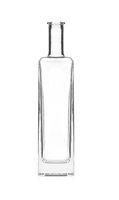 Vodka importée d'origine, livrée en usine, dans une bouteille en verre transparente robuste avec bouchon