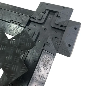 Protections de câbles, équipement de sécurité routière, protection de câbles pour véhicules lourds avec 1 et 2 canaux - Product Image 1