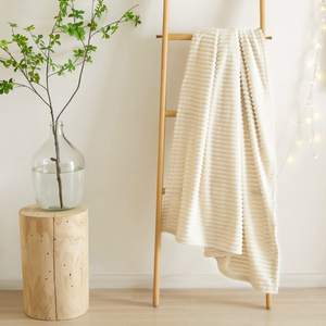 Chunky Throw Blanket pour Canapé Doux Chaud Moelleux <span class=keywords><strong>Beige</strong></span> Couverture Décorative et Giftable Rayé Polaire Couvertures pour Femmes Hommes - Product Image 5