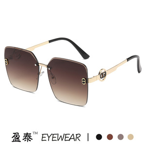<b>Square</b> Sunglasses Metal <b>Frame</b> UV400 Women Fashionable Street Style - Product Image 4