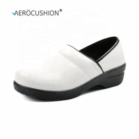 Sabots AEROCUSHION en Cuir Blanc PU pour Infirmières – Chaussures de Soin pour Femmes