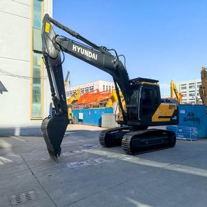 Vente de produits phares : Excavatrice sur chenilles Hyundai HX220S d'occasion, 22 tonnes, modèle 2022, moteur Cummins, boîte de vitesses, PLC, roulements et pompe de haute qualité - Product Image 4