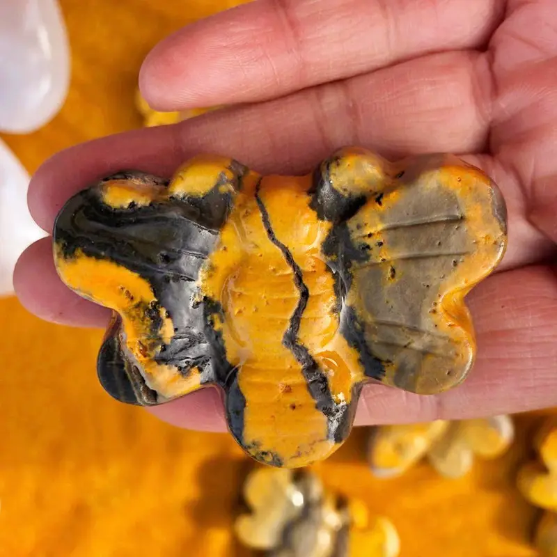 Wholesale price natural crystal bee figurines animals carving cute craft gemstone yellow bumble bee jasper for home decor