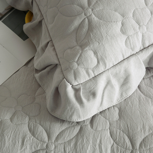 Vietnam Customized Color Washed Cotton Quilt <b>Waterproof</b> <b>Mattress</b> <b>Protector</b>&Cover with Lace - Product Image 5