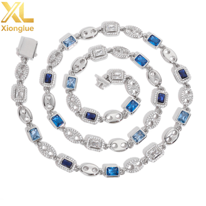 Collar Gargantilla con Diseño de Nariz de Cerdo, Geométrico, con Gemas de Circonio Azul y Blanco, Joyería Fina de Lujo - Product Image 2