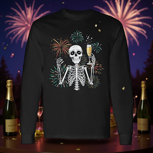 Camiseta de manga larga para fiesta de Nochevieja con diseño de fuegos artificiales y champán - Product Image 3