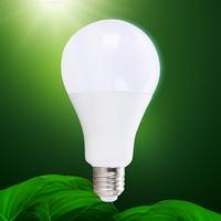 Ampoule LED A60 12W Haute Luminosité en Aluminium E27 B22 Sans Scintillement DOB 85-265V 10000K Globe avec Performance Supérieure