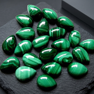 Malachite naturelle de haute qualité, cabochon en forme de poire de 14x10 mm, pierre précieuse verte en vrac pour la fabrication de bijoux, bagues personnalisées, pendentifs - Product Image 2