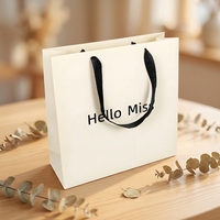 Coffret cadeau personnalisé pour la Saint-Valentin, sac de shopping en papier épais avec cordon torsadé, impression de logo en feuille d'argent à chaud