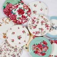 Fabrication professionnelle Prix promotionnel Service à thé européen de l'après-midi Assiette en céramique de porcelaine osseuse au design traditionnel
