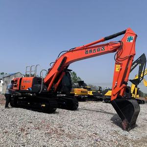 Excavatrice hydraulique Hitachi ZX200 d'occasion pour projets de carrière et de construction de routes en bordure de rivière - Product Image 1