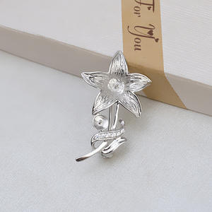 Broche en argent S925 en forme de fleur avec double perle, décoration personnalisée pour la poitrine, pour vêtements, bijoux de mode DIY - Product Image 3