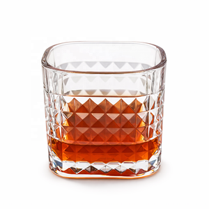 Vaso Cuadrado para Whisky de 380 ml |   Vaso de whisky de base pesada estilo Old Fashioned |   Patrón de Corte Cristalino, Apto para Lavavajillas, Venta al por Mayor - Product Image 3