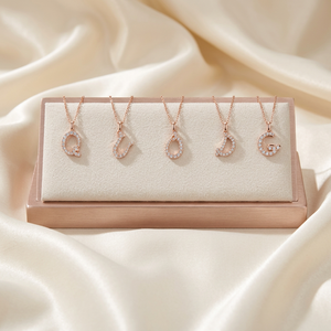 Collier pendentif en or rose massif 18 carats avec diamant naturel véritable, collection élégante Curve Initial, lettres U O D Q G, nom personnalisé pour fille - Product Image 6